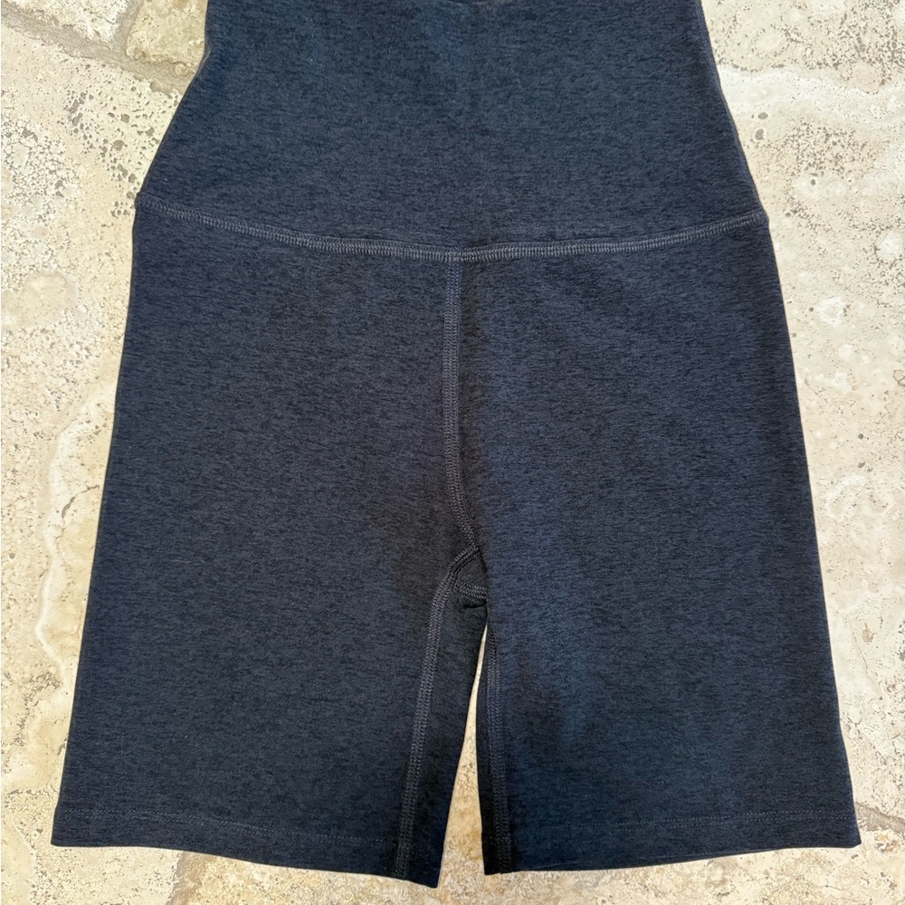 Beyond Yoga Keep Pace 6” Biker Short Darkest Night